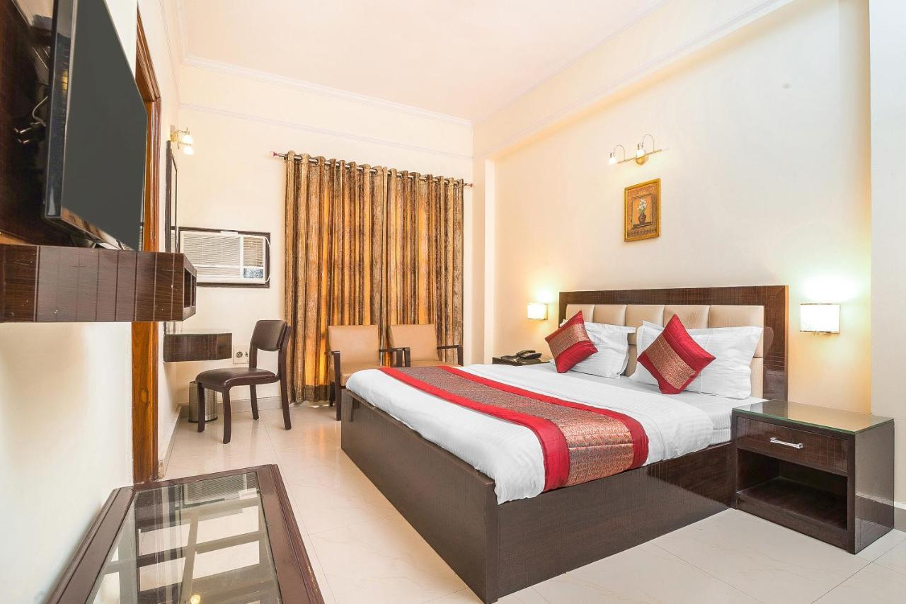 Hotel Oyo 14245 Amitabh