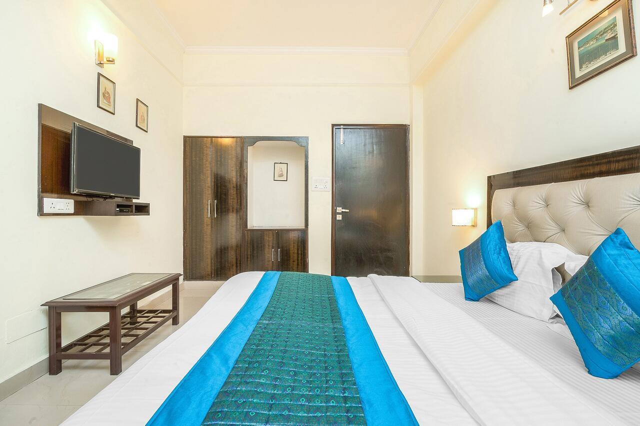 Hotel Oyo 14245 Amitabh 3*